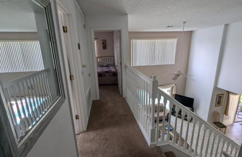 Large lakeside 5 bed villa with private pool - Foto 12