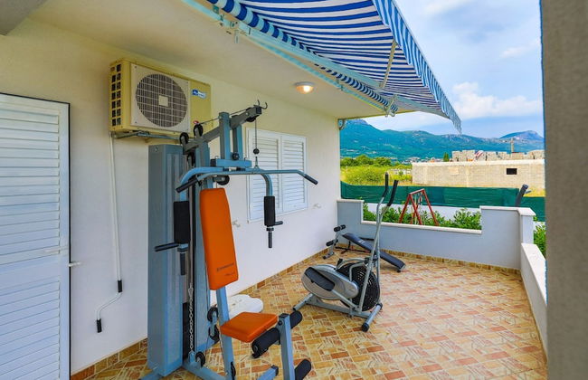 Family-friendly Holiday Home With Private Pool, Playground, and BBQ - Foto 1