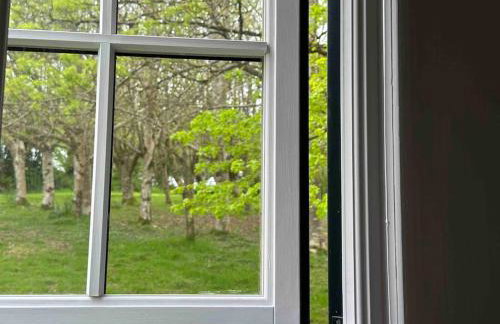 Cornwall Woodland Shepherd's Hut with Hot Tub - Deirdres Hut - Foto 26