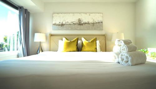 Stunning Waterfront 3BR Retreat - Perfect Getaway - Foto 5