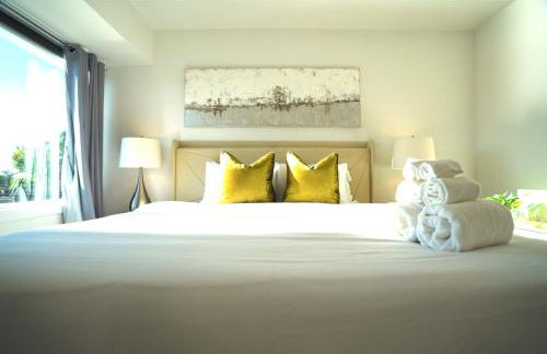 Stunning Waterfront 3BR Retreat - Perfect Getaway - Foto 5