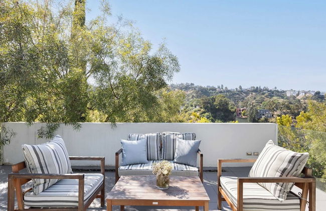 Hollywood Overlook by Avantstay Private Pool + Hot Tub Panoramic Views - Photo 24