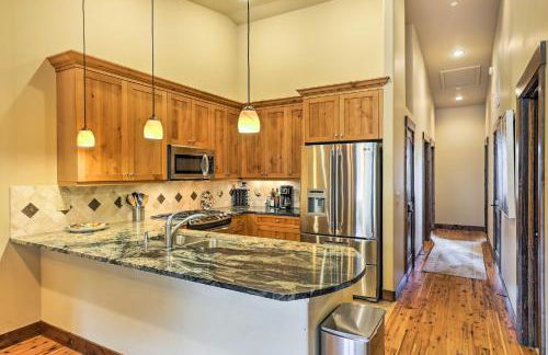 Elegant Frisco Condo with Private Hot Tub and Views! - Foto 9