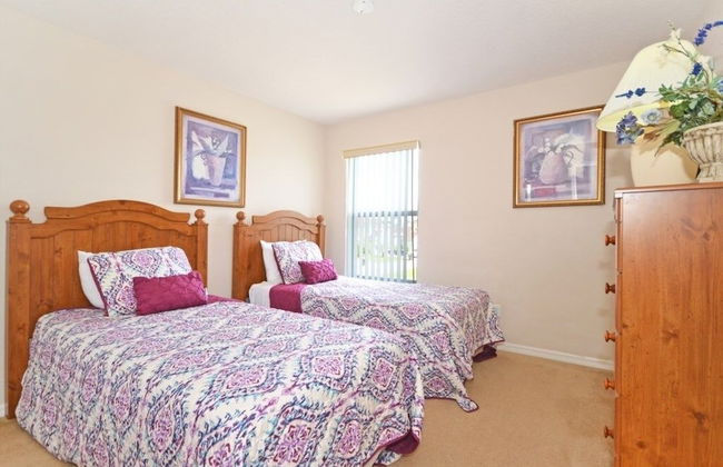 Corvina Villa 5 Bedroom Home by RedAwning - Photo 8