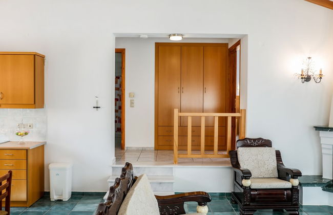 Villa Mitzelos - Photo 16