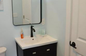 2BR Cozy Cottage Private Dock - Photo 10