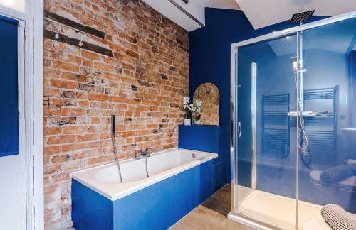 Charming Home in Chester by 53 Degrees Property, Ideal for Family Getaways, Central Location! - Foto 24