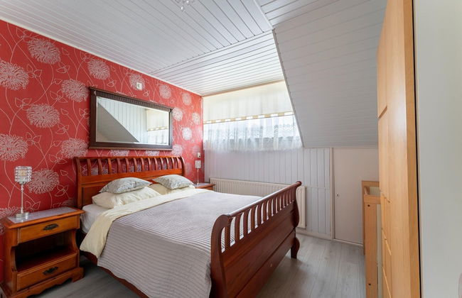 Vlissingen Home Near the Beach - Photo 10