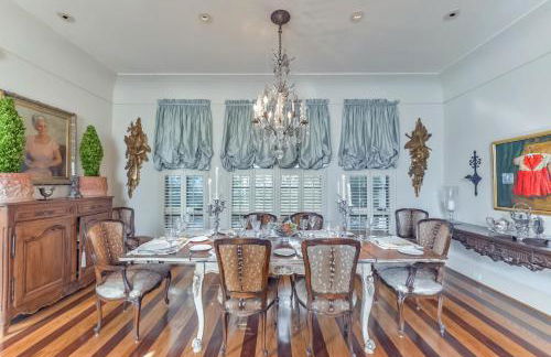 Elegant French Patio Home with Private Pool - Foto 11