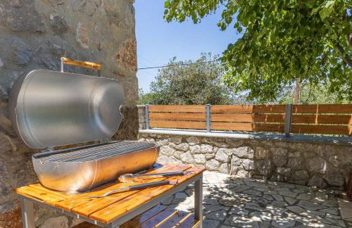 Cheerful 3 bedroom cottage with indoor fireplace - Foto 18