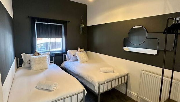 Large Five Bedroom Home with parking - Foto 2, Quarto