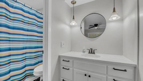 Cozy 5BR Home Sleeps 12 Near Downtown Austin and Tesla - Foto 3