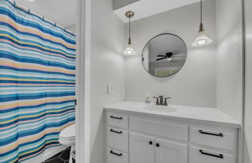 Cozy 5BR Home Sleeps 12 Near Downtown Austin and Tesla - Foto 3