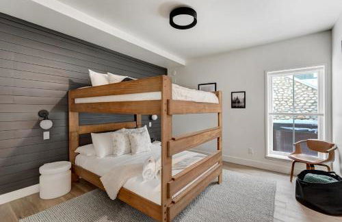 Whitewater Villa - 5BR Luxury Retreat with Hot Tub - Foto 59