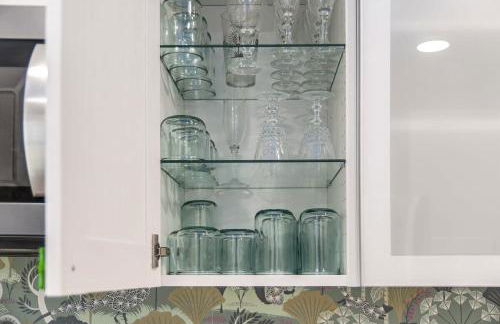 Bright & Stylish 4BR Spot - Close to Downtown Fun - Foto 50