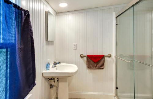 Peaceful Country Home in Serene Setting with Yard - Foto 19