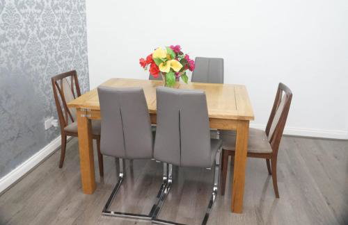 CHEADLE HOUSE HOLIDAYS - Foto 13