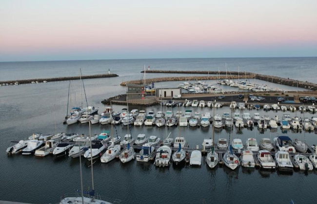 Cozy Coastal Home w/ Terrace - Foto 29