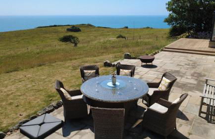 Inglewood - Historic retreat with incredible sea views - Photo 19