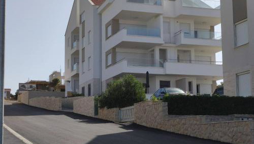 Dolphin view with a pool by the beach - Foto 2