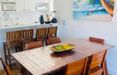 Apto com ar-cond e piscina a 100m mar praia da Enseada - Foto 9