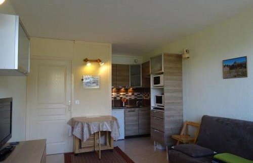 Studio pour 4 pers. à proximité des pistes avec balcon et parking - FR-1-602-55 - Foto 8