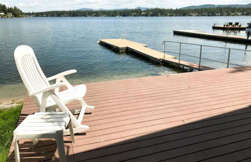 Newport Cabin with Lakefront Private Porch and Grill! - Foto 3