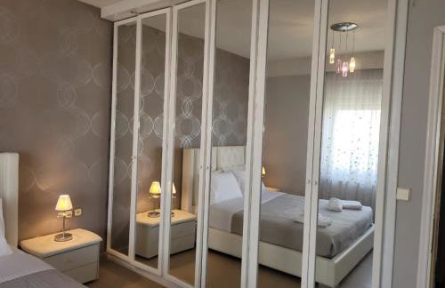 Avenue Luxury Home - Photo 11