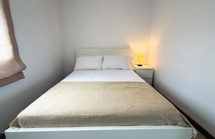 111 - Beachside Renovated 1BR apt 5 min from Beach - Photo 10