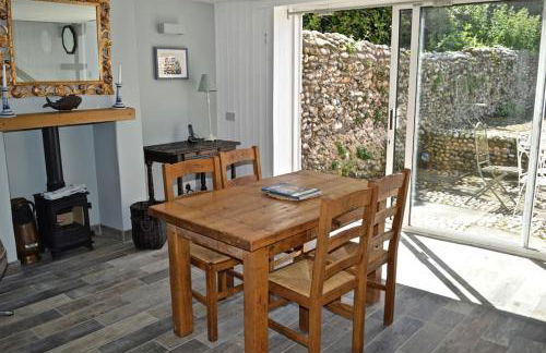 St Nicholas Cottage - Stunning Views! Crabpot Cottages Sheringham - Photo 16