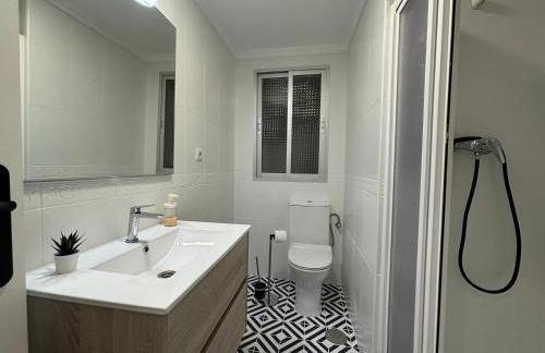 Espacioso Apartamento Familiar con terraza en Aranjuez - Confort, Tranquilidad y Netflix Incluido - Foto 14
