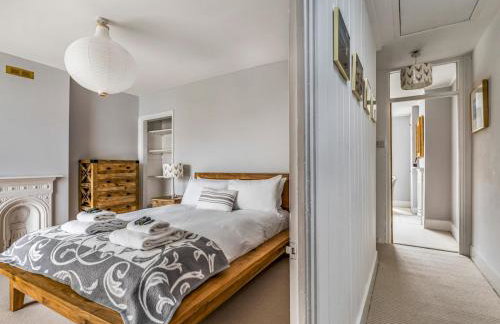 Delightful 2 Bed House a Stones Throw From Beach - Pass the Keys - Photo 41