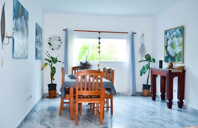 2 Minutes Walk to Beach Huge 3 bdrm Condo with Pool - Photo 21