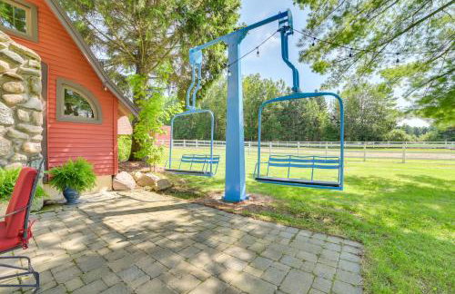 9 Mi to Boyne Resort! Farmhouse Near Town and Lake - Foto 5