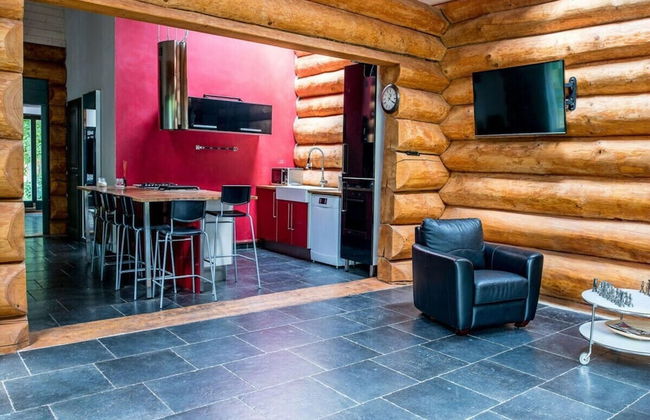 Spacious Holiday Home With Internet - Photo 11