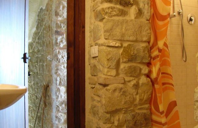 Old House - Photo 22