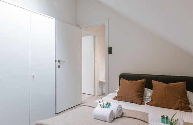 Charming House in the City of Antwerp With Parking - Foto 9