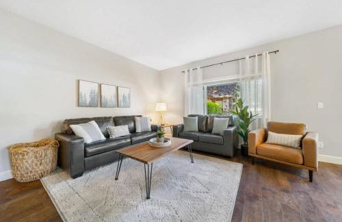 Condo with Sauna & Fitness Center, Extended Stay Savings - Foto 6