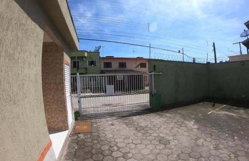 APTO PERTINHO DA PRAIA Internet 500mb e 3 Tvs 2 Quartos TV a cabo Estacionamento Tudo Perto - Foto 38