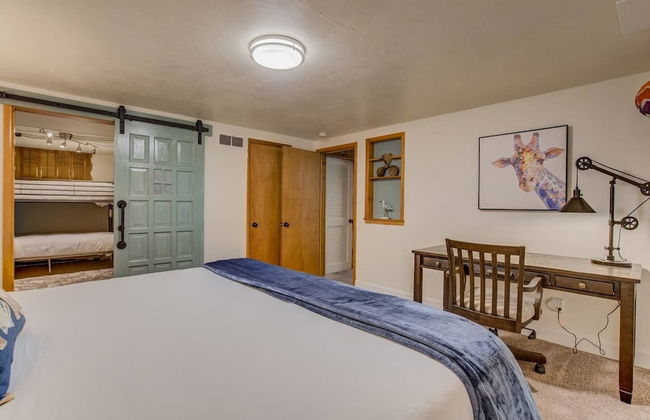 5BR Mnt Viewsdowntown Luxuryfirepit & RV Parking - Photo 7