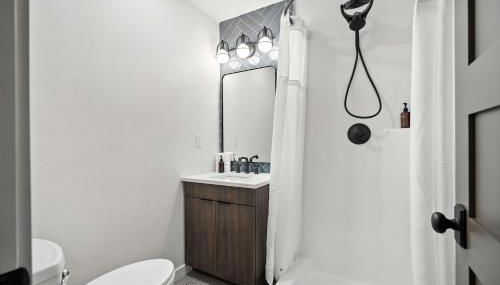 Adelynn Studio - Spanish Style in Hip Kerns - Photo 5