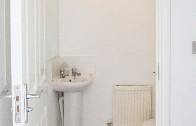 5 Bed Detached House - Sleeps 14 - Photo 44