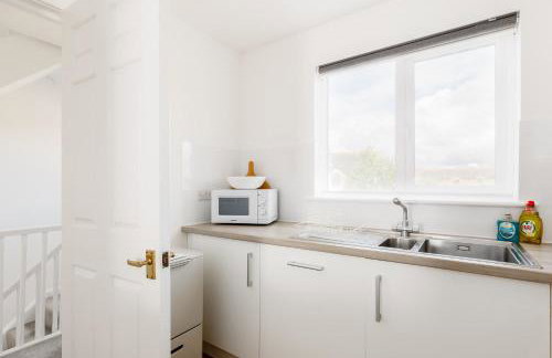 Spinnaker House-with Tesla Electric Charging Point - Foto 9