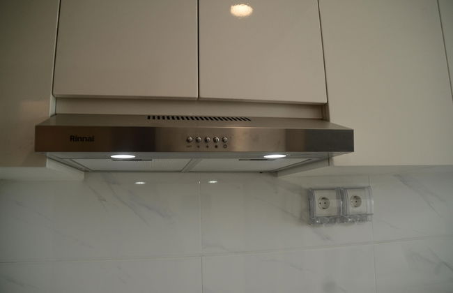 Comfortable Studio With Pool View At Sky House Bsd Apartment - Foto 7