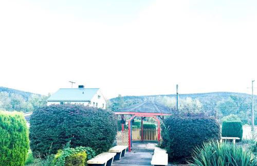 Countryside Home with Rustic Feel in heart of Corning - Foto 9