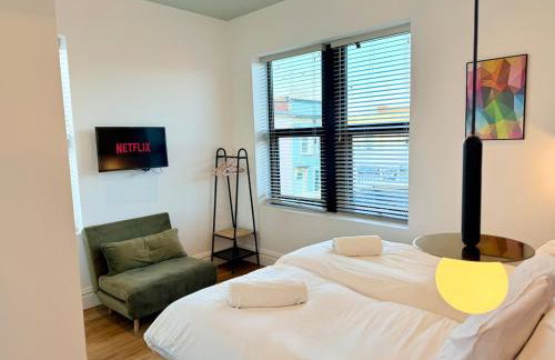 7min Central Bristol - Sleeps 7 - Free Parking - Foto 12