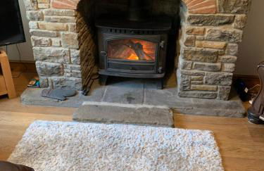 Gethin Lodge cosy Holiday cottage Near BPW with secure double garage with cctv sleeps up to 6 guests - Photo 34