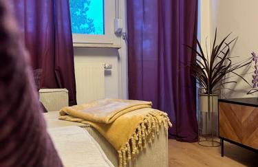 Purple Escape Balkon Netflix zentral - Foto 10