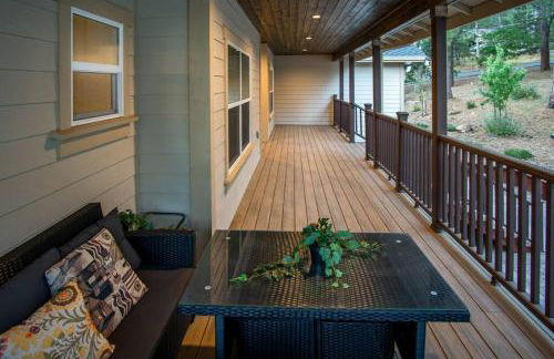 New Luxury 5BR Cabin in Pine Mountain Lake! 1 Minute to Beach! Massage Chair! Close to Yosemite! Perfect for Retreats and Escapes All Seasons! - Foto 63