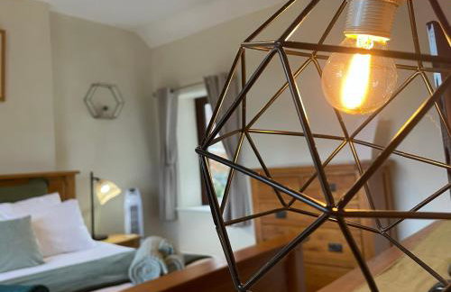 Muddy Paws Cottages - The Nook - Photo 28